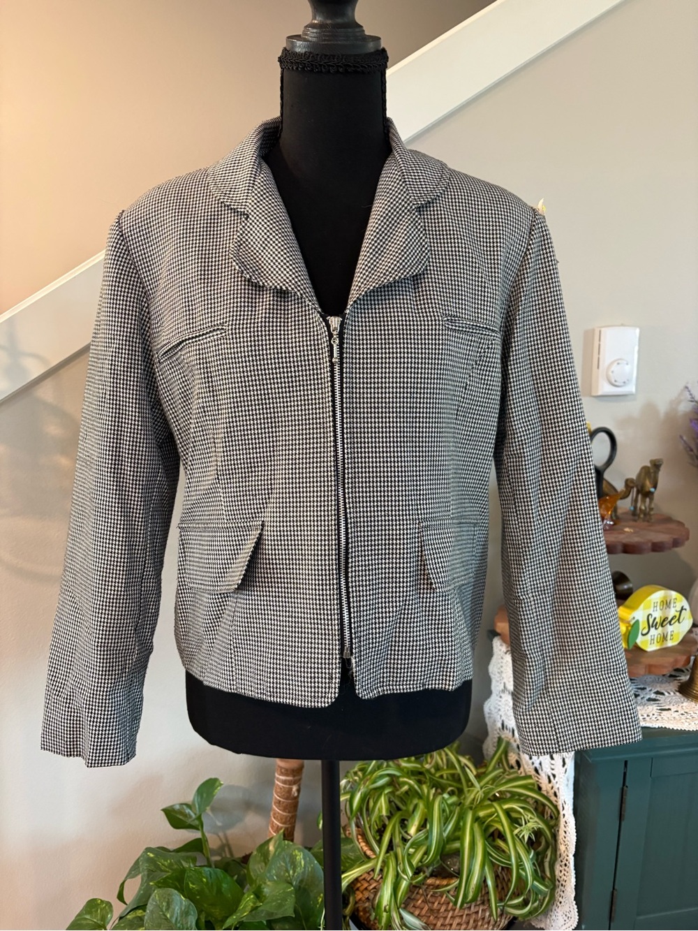 Vintage Classic Black & White Houndstooth Zip-Front Jacket